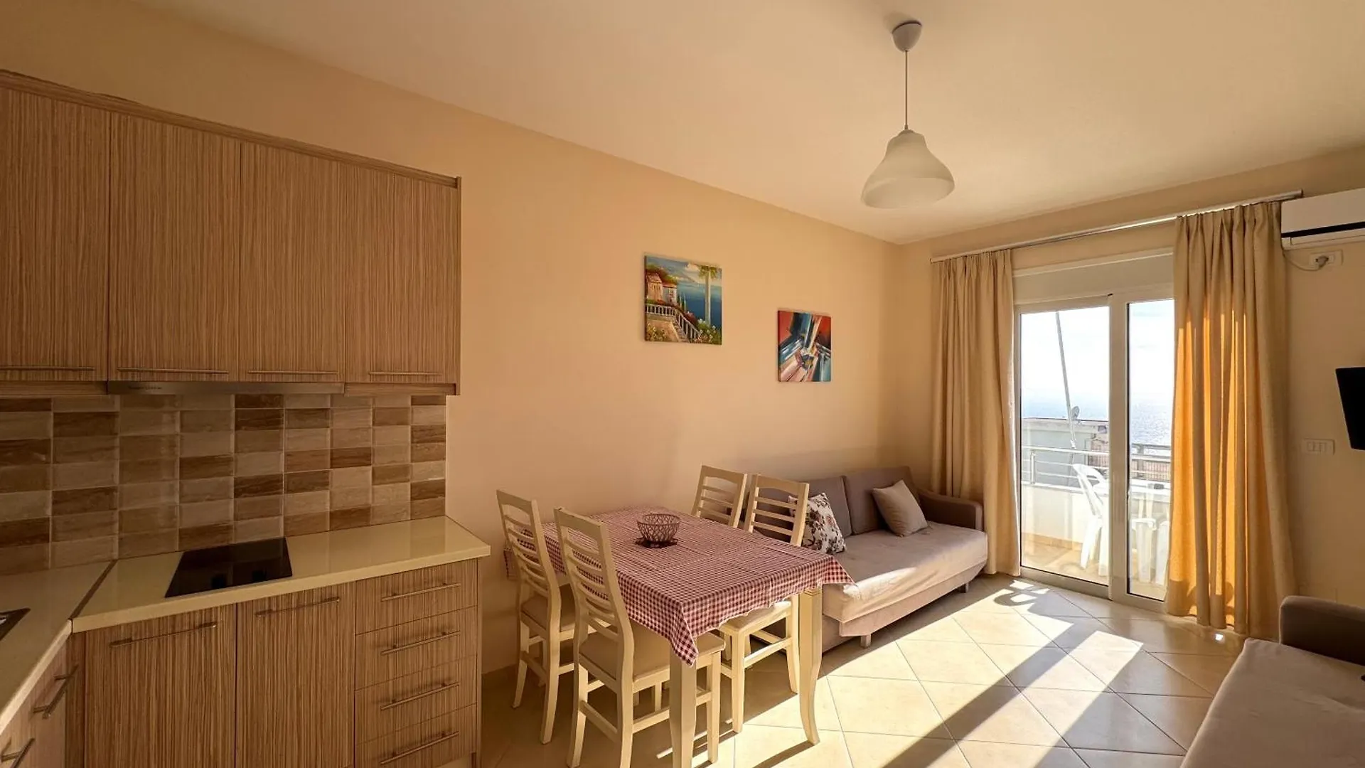 Villa Majola Sarandë 0*,