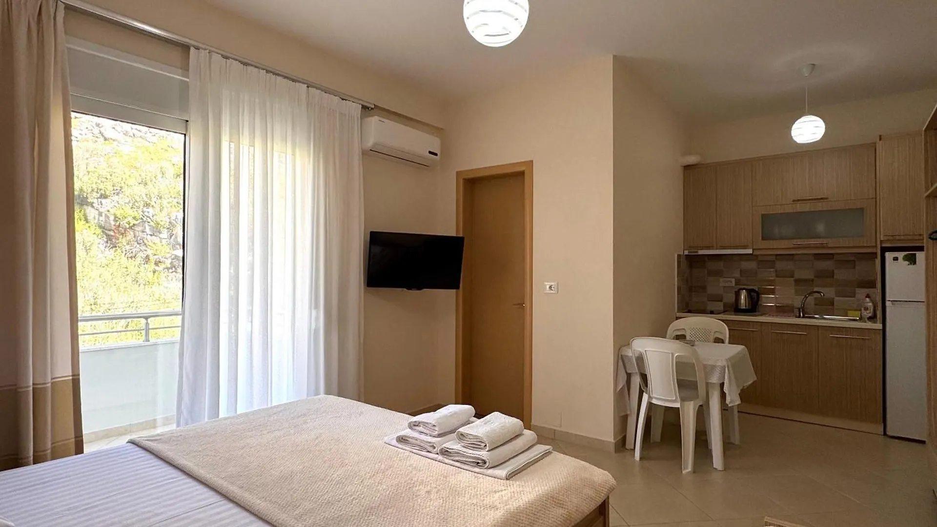 Villa Majola Sarandë 0*,  Albania